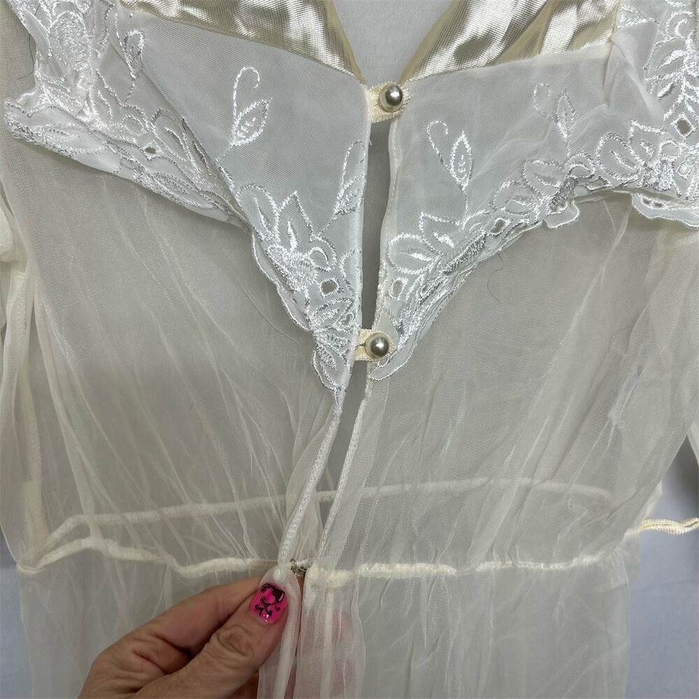 Vintage Sheer Peignoir Robe Womens Size M Ivory Lace Collar Pearl Buttons READ - Picture 4 of 9